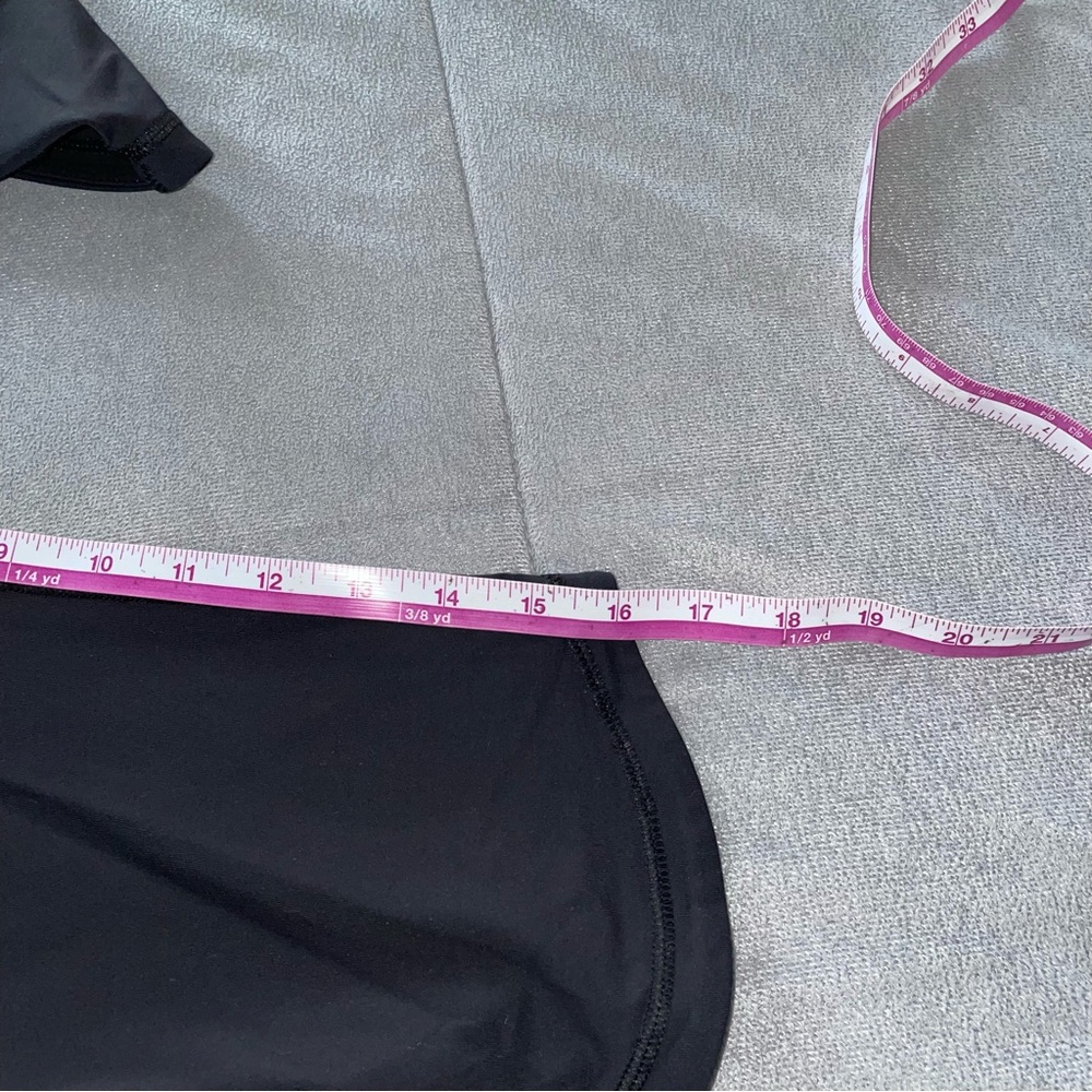 Lululemon crop leggings size 8 - Picture 8 of 8